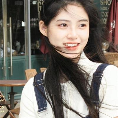 娇憨女郎